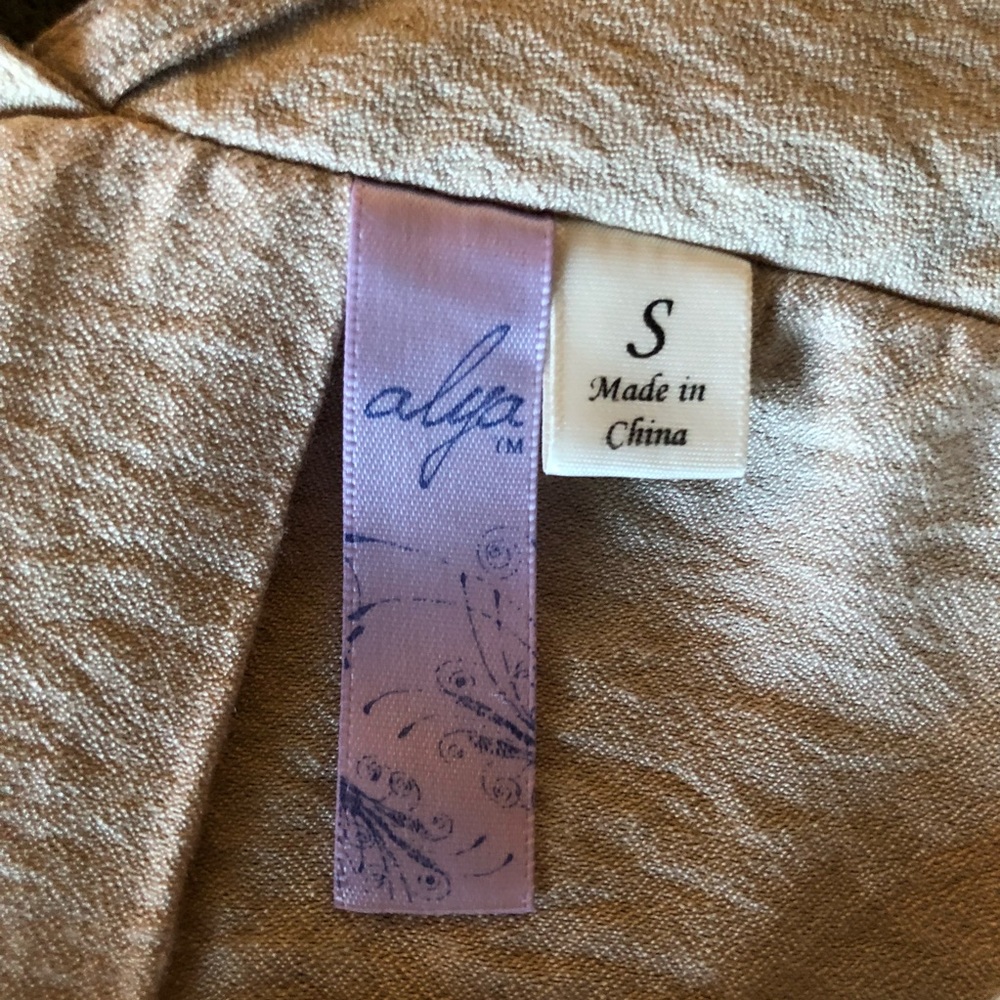 Cream top - Picture 4 of 4
